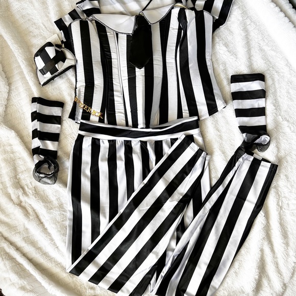 Beetlejuice Halloween Costume - Picture 2 of 6